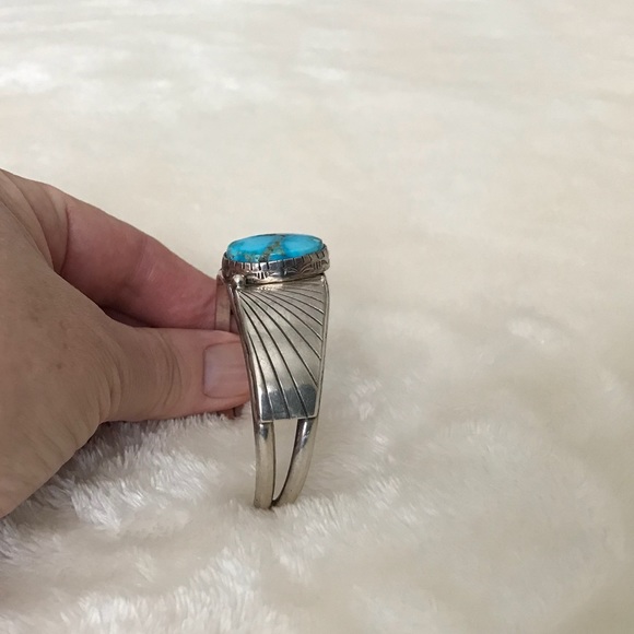 Navajo Native American Kingman Turquoise Cuff - Picture 7 of 9
